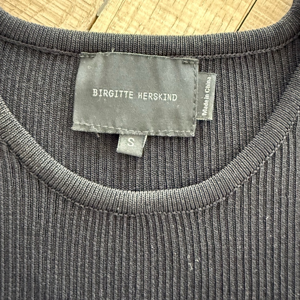 Black Ribbed Tank Top - Picture 2 of 3
